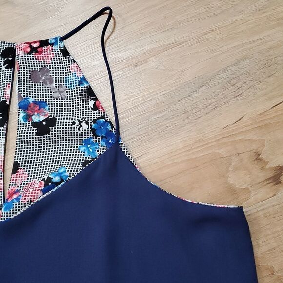 🔺️Express Blue & Floral Checkered Reversible Flowy Sleeveless Top Large - Picture 8 of 13